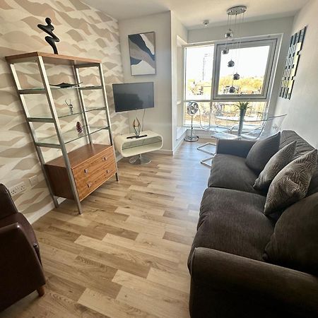 Gunwharf Quays Harbour Apartments بورتسماوث المظهر الخارجي الصورة