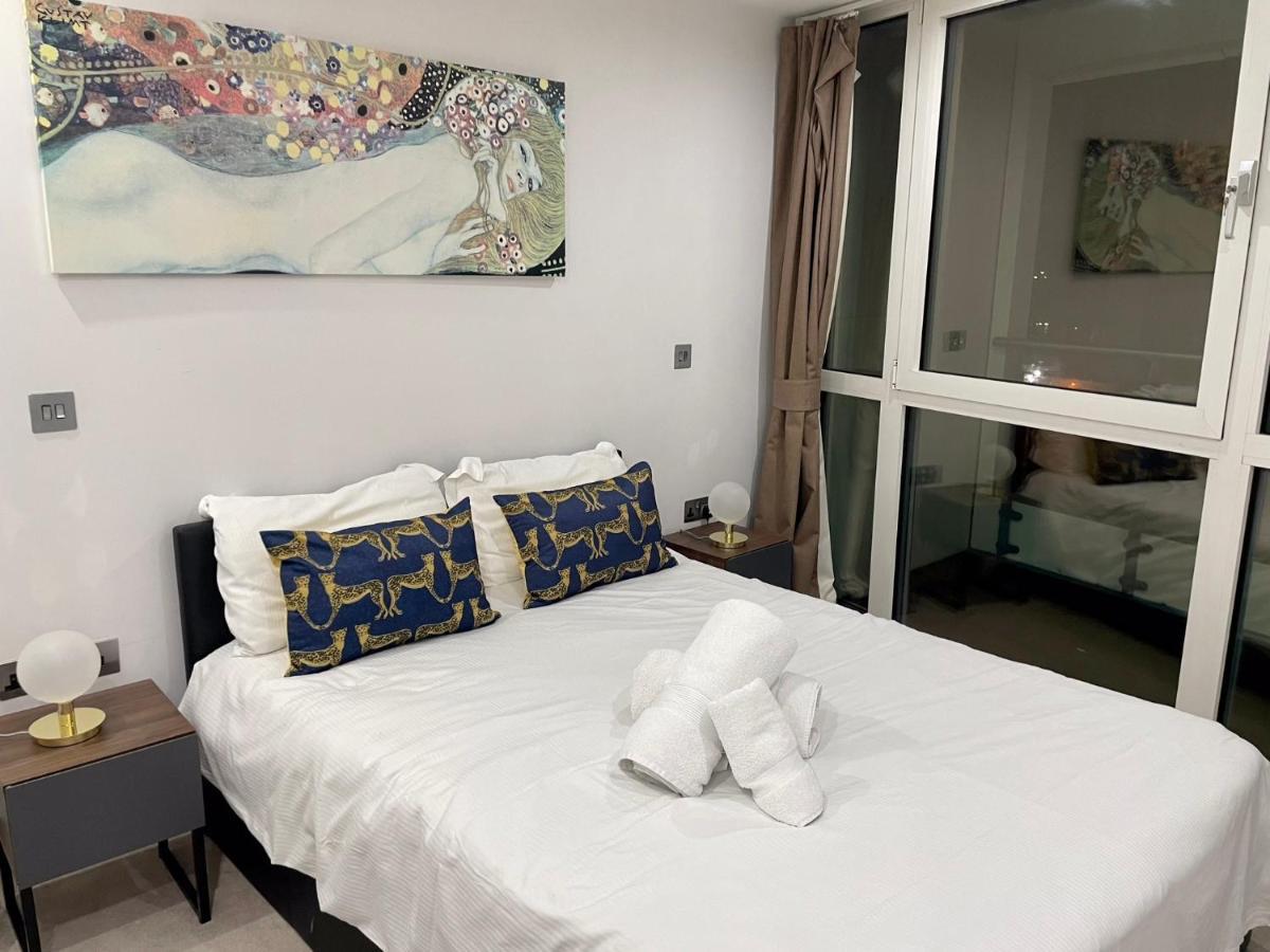 Gunwharf Quays Harbour Apartments بورتسماوث المظهر الخارجي الصورة