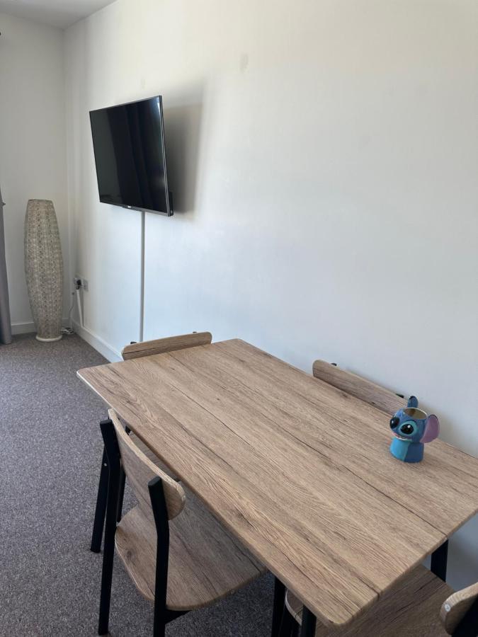 Gunwharf Quays Harbour Apartments بورتسماوث المظهر الخارجي الصورة
