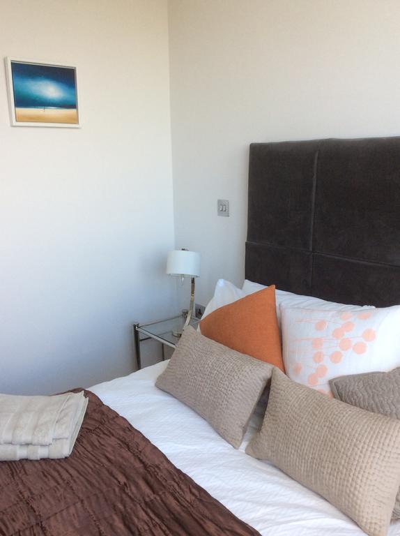 Gunwharf Quays Harbour Apartments بورتسماوث المظهر الخارجي الصورة