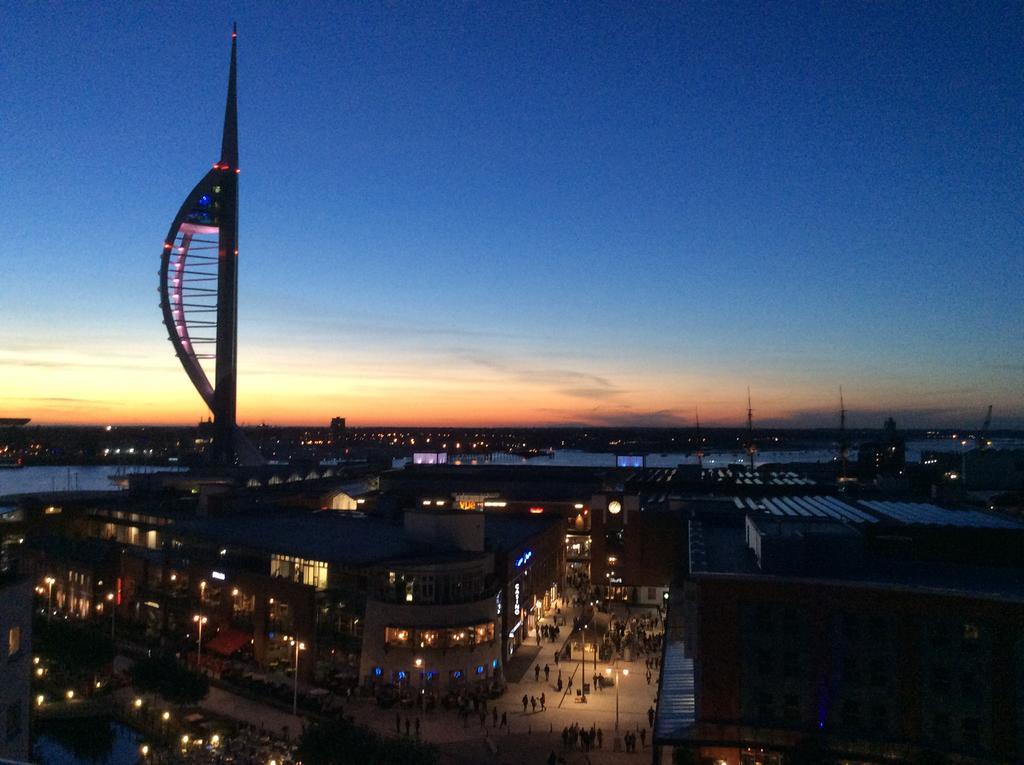 Gunwharf Quays Harbour Apartments بورتسماوث المظهر الخارجي الصورة