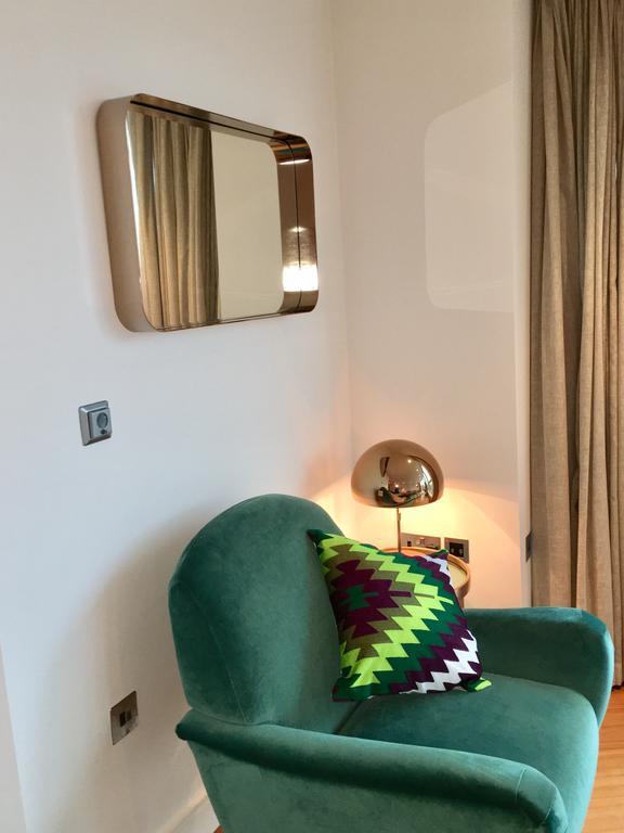 Gunwharf Quays Harbour Apartments بورتسماوث المظهر الخارجي الصورة